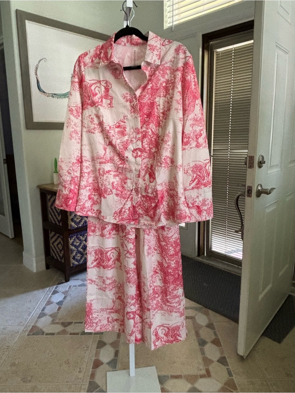 #154 Women's Pink Toile Two-Piece Pantsuit Set